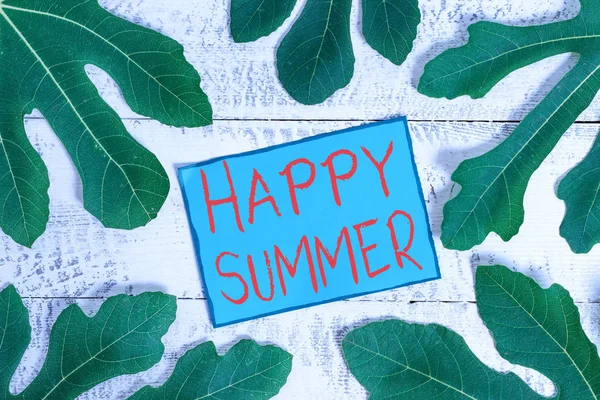 Schrijf notitie met de gelukkige zomer. Zakelijke fotopresentatie stranden Sunshine ontspanning warm zonnig seizoen zonnewende. — Stockfoto