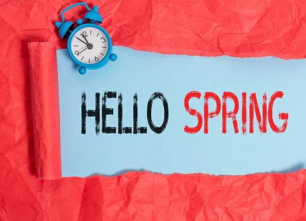 Texto de escritura de palabras Hello Spring. Concepto de negocio para dar la bienvenida a la temporada después del invierno Florecimiento de flores . — Foto de Stock