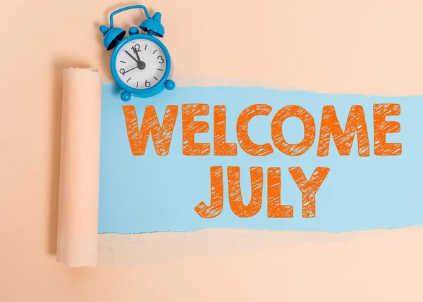 Signo de texto que muestra Welcome July. Foto conceptual Calendario Séptimo Mes 31días Tercer Trimestre Nueva Temporada . — Foto de Stock