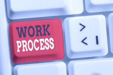 El yazısı metin yazma Çalışma Süreci. Kavram anlamı Standart yordamlar nasıl belirli bir iş kuralları sistemi Beyaz pc klavye beyaz arka plan tuşu kopyalama alanı üzerinde boş not kağıdı ile işlemek için.