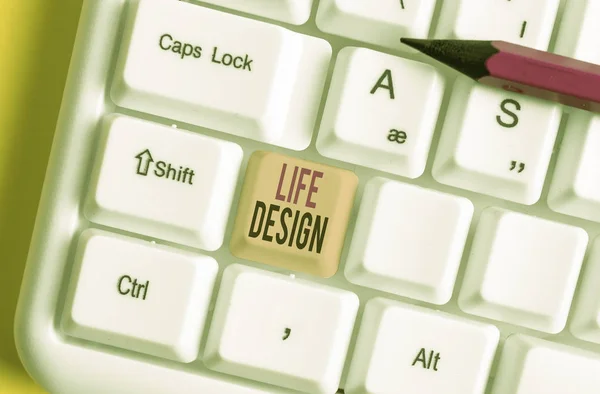 Escrita de mão conceitual mostrando Life Design. Balanço de texto de foto de negócios como você vive entre a família de trabalho e entreter teclado pc branco com papel de nota acima do fundo branco . — Fotografia de Stock