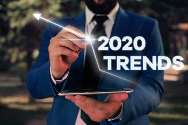 Schreibnotiz, die Trends für 2020 aufzeigt. Business-Foto, das Dinge zeigt, die im laufenden Jahr für kurze Zeit berühmt sind. — Stockfoto