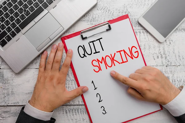 Writing note showing Quit Smoking. Business photo showcasing Discontinuing or stopping the use of tobacco addiction. — Stock Photo, Image