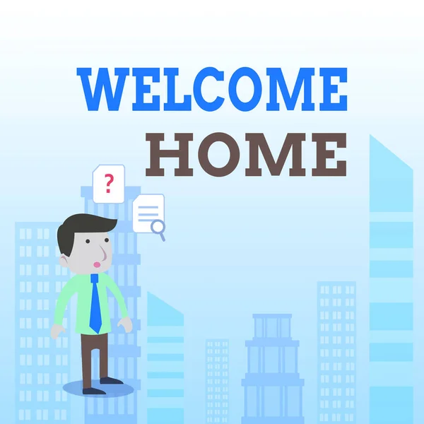 Scrivere una nota che mostra Welcome Home. Business photo showcase Espressione Saluti Nuovi Proprietari Domicile Doormat Entrata Giovane Uomo d'affari Lavoratore in cerca di soluzione al problema . — Foto Stock