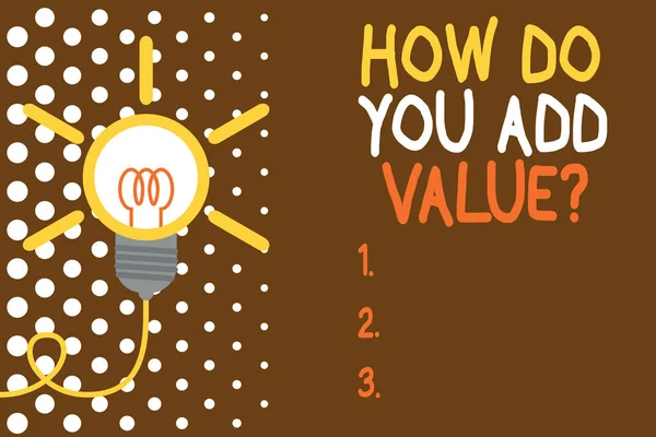 Teks menulis kata How Do You Add Value Question. Konsep bisnis untuk meningkatkan proses produksi Ide besar bola lampu. Berhasil mengubah penemuan ide. Memulai . — Stok Foto