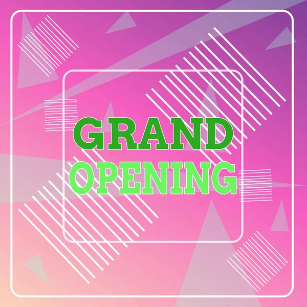 Word szöveg írása Grand Opening. Üzleti koncepció Ribbon vágó új üzleti első hivatalos nap indítása geometriai háttér pasztell rózsaszín 12 Dash négyzetek félig áttetsző háromszögek. — Stock Fotó