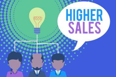 Kelime yazma metni Yüksek Satış. Bir şirketin ortalama satılan ürün ve hizmetleri için iş konsepti, fikir simgesini paylaşan grup üç yönetici kişi büyüdü. Başlangıç ekibi toplantısı.