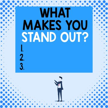 El yazısı metin Ne Yapar Soru. Kavram onun nitelikleri hakkında birine soran Izole görünümü genç adam yukarı doğru iki el büyük dikdörtgen işaret ayakta.