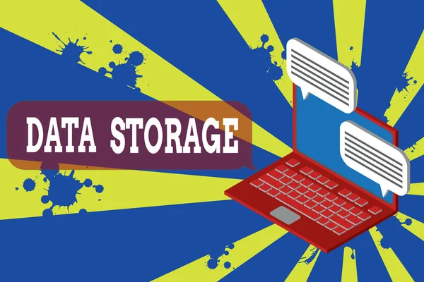 Zapisuje se Poznámka, která zobrazuje data Storage. Obchodní fotografie s informacemi o archivaci dat v elektromagnetické nebo jiné formě přenosný počítač přijímající odesílání informací internetový bezdrátový. — Stock fotografie