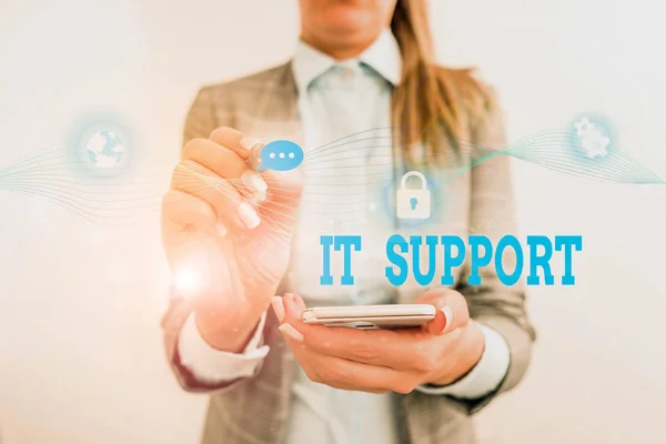 Texto de escrita de palavras It Support. Conceito de negócio para empréstimo de ajuda sobre tecnologias da informação e questões relativas Fato de trabalho formal de desgaste humano feminino apresentando apresentação use dispositivo inteligente . — Fotografia de Stock