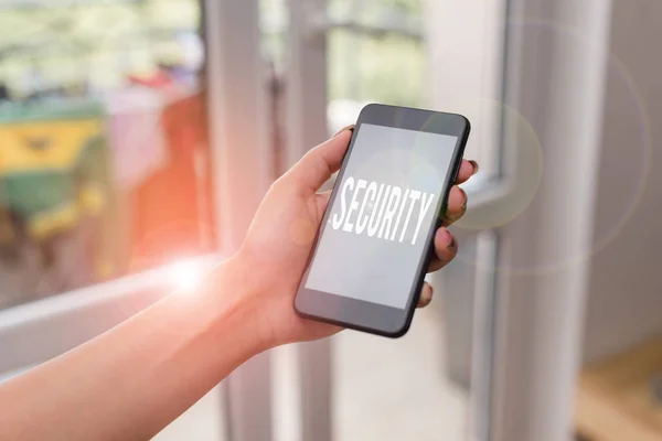 Handschriftliche Textsicherheit. Konzept, das bedeutet, dass der Zustand der Sicherheit stabil und frei von Angst oder Gefahr ist.. — Stockfoto