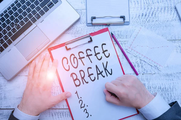 Manuscrito texto escrevendo Coffee Break. Conceito que significa pouco tempo quando você parar de trabalhar para tomar uma xícara de café . — Fotografia de Stock