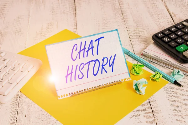 Scrittura di testi a mano Cronologia chat. Concetto che significa archivio di trascrizioni da chat online e messaggistica istantanea . — Foto Stock