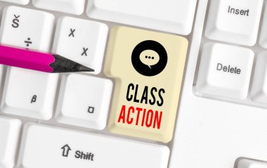 Sınıf Eylem gösteren not yazma. Beyaz arka plan üzerinde not kağıdı ile büyük bir grup Beyaz pc klavye adına hareket eden küçük grup tarafından açılan Iş fotoğraf vitrin dava.