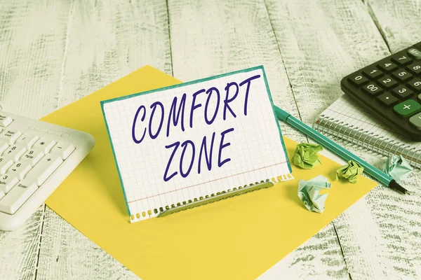 Escritura a mano de texto Comfort Zone. Concepto significa lugar o situación donde uno se siente seguro y sin estrés . — Foto de Stock