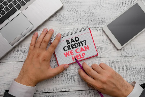 Palavra escrita texto Bad Credit Pergunta Podemos ajudar. Conceito de negócio para mutuário com alto risco Dívidas Financeiras . — Fotografia de Stock