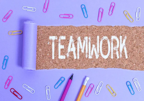 Handwriting text writing Teamwork. Concept meaning Group of showing who work together as one and with the same aim. — Stockfoto