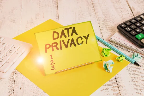 Konzeptionelle Handschrift, die den Datenschutz zeigt. Geschäftsfototext-Schutz sensibler Daten von nicht verwandten Dritten. — Stockfoto