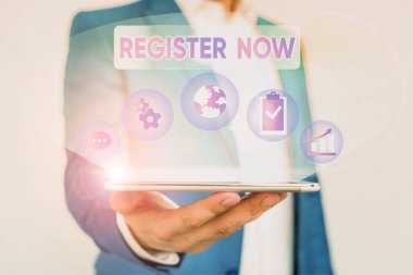 Register Now 'ı gösteren bir not yazıyorum. İş fotoğraflarında resmi liste ya da kayıt gösterimi ya da diğer şeyleri web ya da forum içinde gösterme erkek giyimi akıllı aygıt kullanılarak sunuluyor.