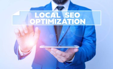 El yazısı Yerel Seo Optimizasyonu. Kavram demek, üst düzey iş adamı için arama görünürlüğünü arttırmak demektir..