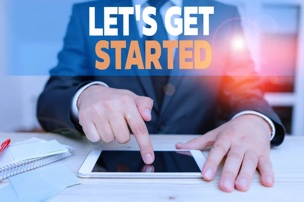 Manuscrito texto Let S Is Get Started. Conceito que significa começar a fazer ou trabalhar em algo que você tinha começado . — Fotografia de Stock