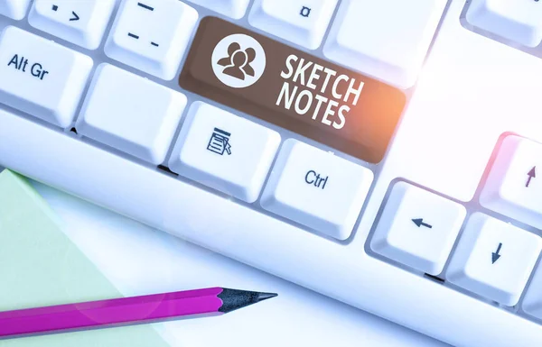 Scrivere testi in Word Sketch Notes. Business concept per il notetaking visivo Combinazione di notetaking e doodling Tastiera per pc bianco con carta a note vuote sopra lo spazio di copia del tasto di sfondo bianco . — Foto Stock