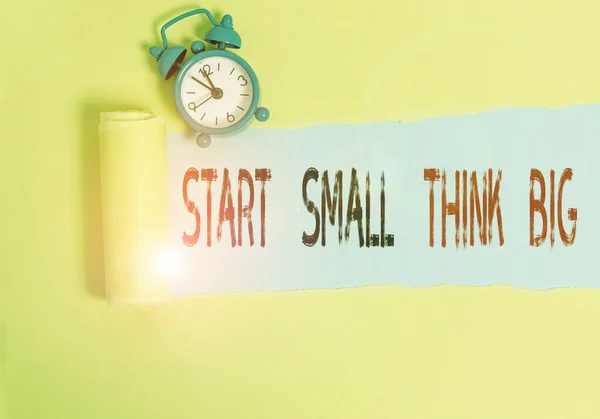 Conceptual hand writing showing Start Small Think Big. Business photo text Initiate with few things have something great in mind. — Stock Photo, Image