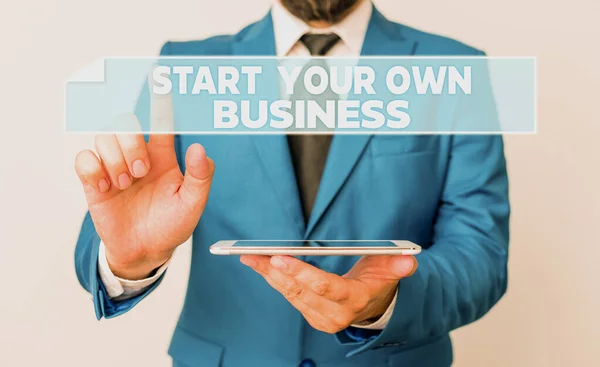 Handschrift Text starten Sie Ihr eigenes Geschäft. Konzept bedeutet unternehmerisches Wagnis ein Start-up tritt in den Handel Geschäftsmann mit dem Zeigefinger vor ihm. — Stockfoto