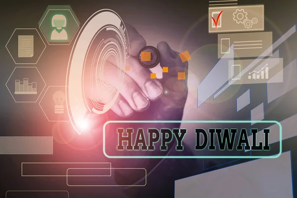 Handschrift Text happy diwali. Konzept bedeutet Lichterfest, das von Millionen hinduistischer Männer gefeiert wird, die formale Arbeitsanzüge tragen und Präsentation mit intelligentem Gerät präsentieren. — Stockfoto