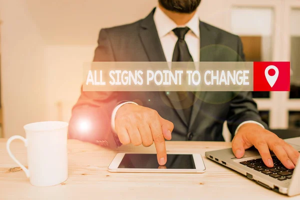 Escribir una nota que muestre que todos los signos apuntan a cambiar. Foto de negocios mostrando la necesidad de hacer las cosas de manera diferente nueva visión . — Foto de Stock
