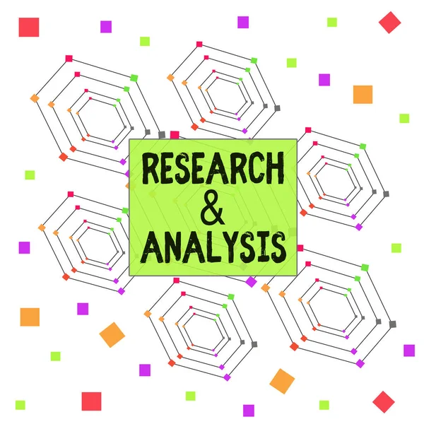 Signe texte montrant Recherche et analyse. Photo conceptuelle Réflexion stratégique et prise de décision Modèle hexagonal concentrique centré existant ou nouveau Carrés colorés éparpillés au hasard . — Photo