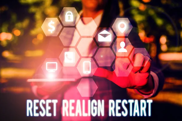 Zapisuje se Poznámka ukazující obnovit Realign restart. Předvádění fotografií při životě audit vám pomůže při uvedení věcí do perspektivy. — Stock fotografie