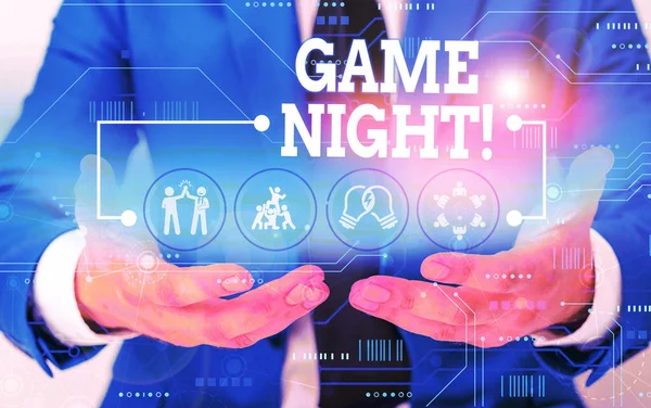 Scrittura concettuale a mano che mostra Game Night. Business foto in mostra di solito la sua chiamata su date di gioco per adulti come il poker con gli amici Maschio indossare abito formale presentazione dispositivo intelligente . — Foto Stock