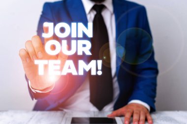 El yazısı metin yazma Ekibimizkatılın. Bir insanı yerel grubunuzun veya şirketinizin önünde işaret eden bir işadamına davet etme kavramı.