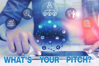 S Is Your Pitch sorusunu gösteren metin işareti. Ses veya müzik tonu özelliği hakkında soran kavramsal fotoğraf Kadın insan resmi iş elbisesi sunum sunan akıllı cihaz.