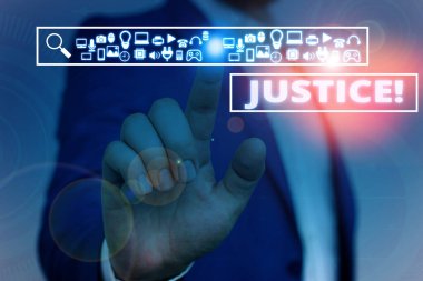 Adalet'i gösteren bir metin işareti. Çakışan iddiaların veya atamaların kavramsal fotoğraf tarafsız uyumu Erkek insan giyim resmi iş elbisesi akıllı cihaz kullanarak sunum sunan.