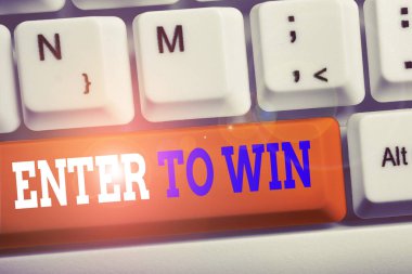 Kelime yazma metni Kazanmak için girin. Beyaz arka plan tuşu kopyalama alanı nın üzerinde boş not kağıdı ile ödül veya beyaz pc klavye kazanma şansı için bir değer alışverişi için iş konsepti.