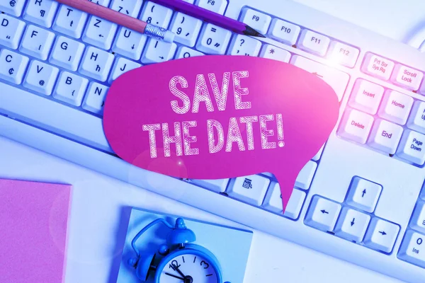 Handwriting text Save The Date. Concept meaning remember not schedule anything else on this day Empty copy space red note paper bubble above pc keyboard for text message. — Stock Photo, Image