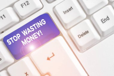 Kelime yazarlığı para israfını durdurur. Gösterme veya gruba kaydetmeye başlamalarını tavsiye etme ve beyaz arkaplan anahtarının üzerindeki boş not kağıdıyla akıllı bir şekilde kullanmaya başlama konsepti