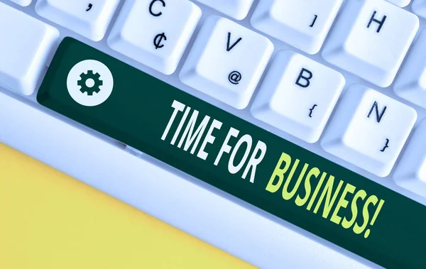 Parola di scrittura del testo Time For Business. Business concept per realizzare transazioni entro il periodo promesso al cliente Tastiera bianca per pc con carta a note vuote sopra lo spazio di copia del tasto di sfondo bianco . — Foto Stock