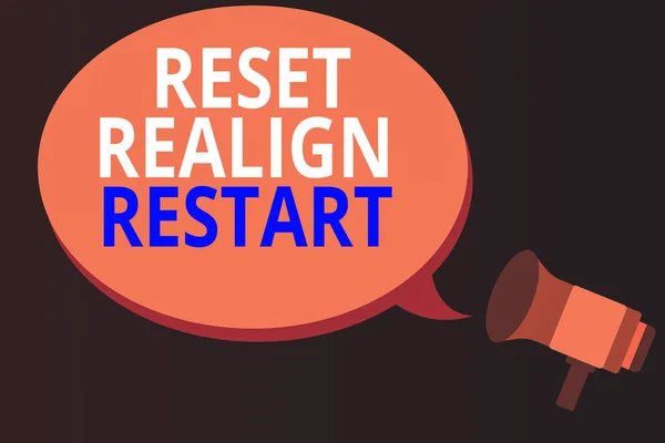 원래 손 글씨는 Reset Realign Restart 를 보여 주고 있다. Business photo text Life audit 도움이 될 것입니다. 메가 폰을 봉투에서 꺼내어 발표하고 말하는 관점에 넣는데 도움이 될 것입니다.. — 스톡 사진