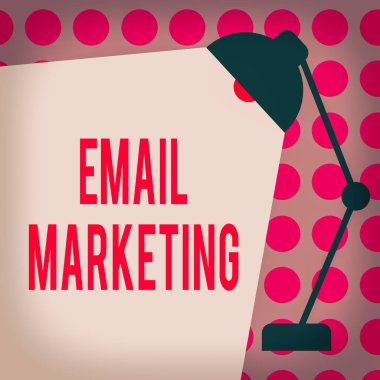 E-posta pazarlamasını gösteren kavramsal el yazısı. Metin için Işık Işını boşluğu ile ayarlanabilir Tablo Kolyesi iletisi aracılığıyla potansiyel alıcı çeken iş fotoğrafı metni.