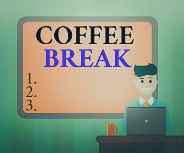 El yazısı, kısa kahve molası. Kavram, iş yapmadan kahve içmeye ayrılan kısa süre anlamına gelir. Boş Sınır Tahtası, Masada Dizüstü bilgisayar bardağıyla gülen Adam 'ın arkasında..