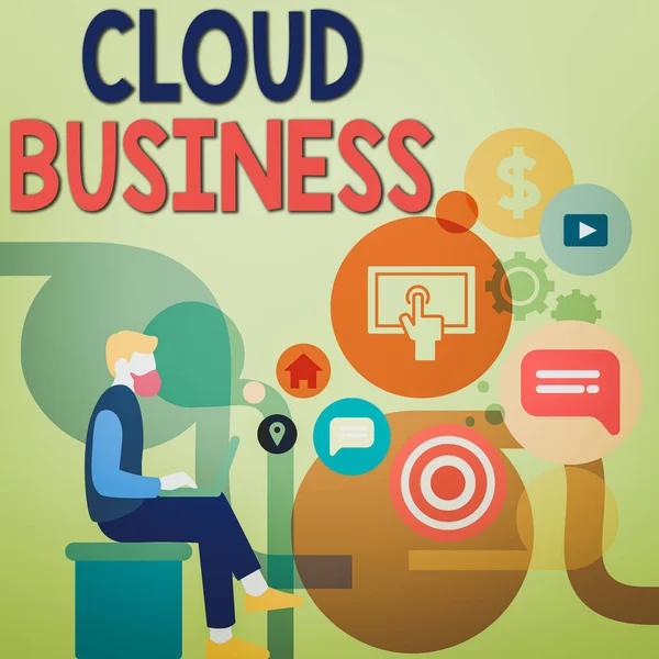 Pisanie tekstu Cloud Business. Koncepcja biznesowa dotycząca świadczenia usług przez Internet udostępnianych użytkownikom Man Siitting Down with Laptop on his Lap and SEO Driver Icons on Blank Space. — Zdjęcie stockowe