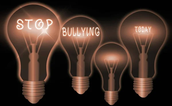 Texto de escritura de palabras Stop Bullying. Concepto empresarial para expresar su campaña contra la violencia hacia las víctimas . — Foto de Stock