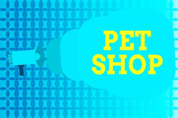 Слова, що пишуть текст Pet Shop. Бізнес-концепція роздрібного бізнесу, зосередженого на продажу одомашнених тварин Мегафон робить публічне оголошення Бульбашка промови все більше і більше. — стокове фото