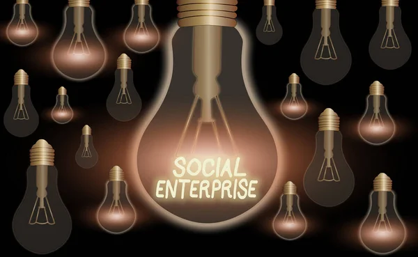 Sinal de texto mostrando Social Enterprise. Foto conceitual É um negócio que tem objetivos civis específicos . — Fotografia de Stock