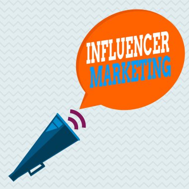 Etkili Pazarlama 'yı gösteren kavramsal el yazısı. Sosyal medya ticaretinin, Ses Efekti ve Yarıtonlu Konuşma Baloncuğu ile Kavalı Megafon 'u içeren iş fotoğraflarının sergilenmesi.