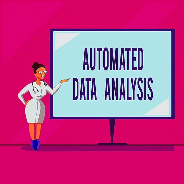 自動データ分析を示す概念的な手書き文字。ビジネス写真テキスト人工知能とディープラーニング技術聴診器付き医師ハンドプレゼンテーションブランクホワイトボード. — ストック写真