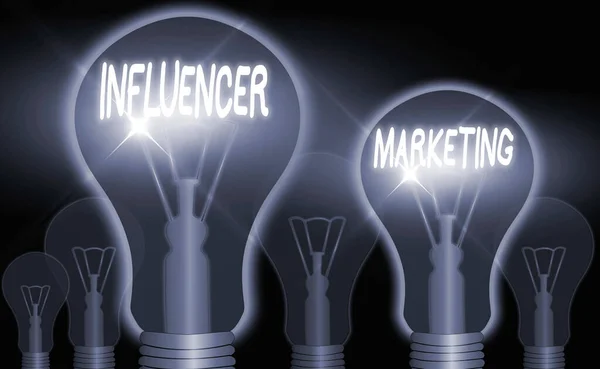 Texto de escritura de palabras Influencer Marketing. Concepto de negocio para la forma de comercio de medios sociales que implica endosos . — Foto de Stock